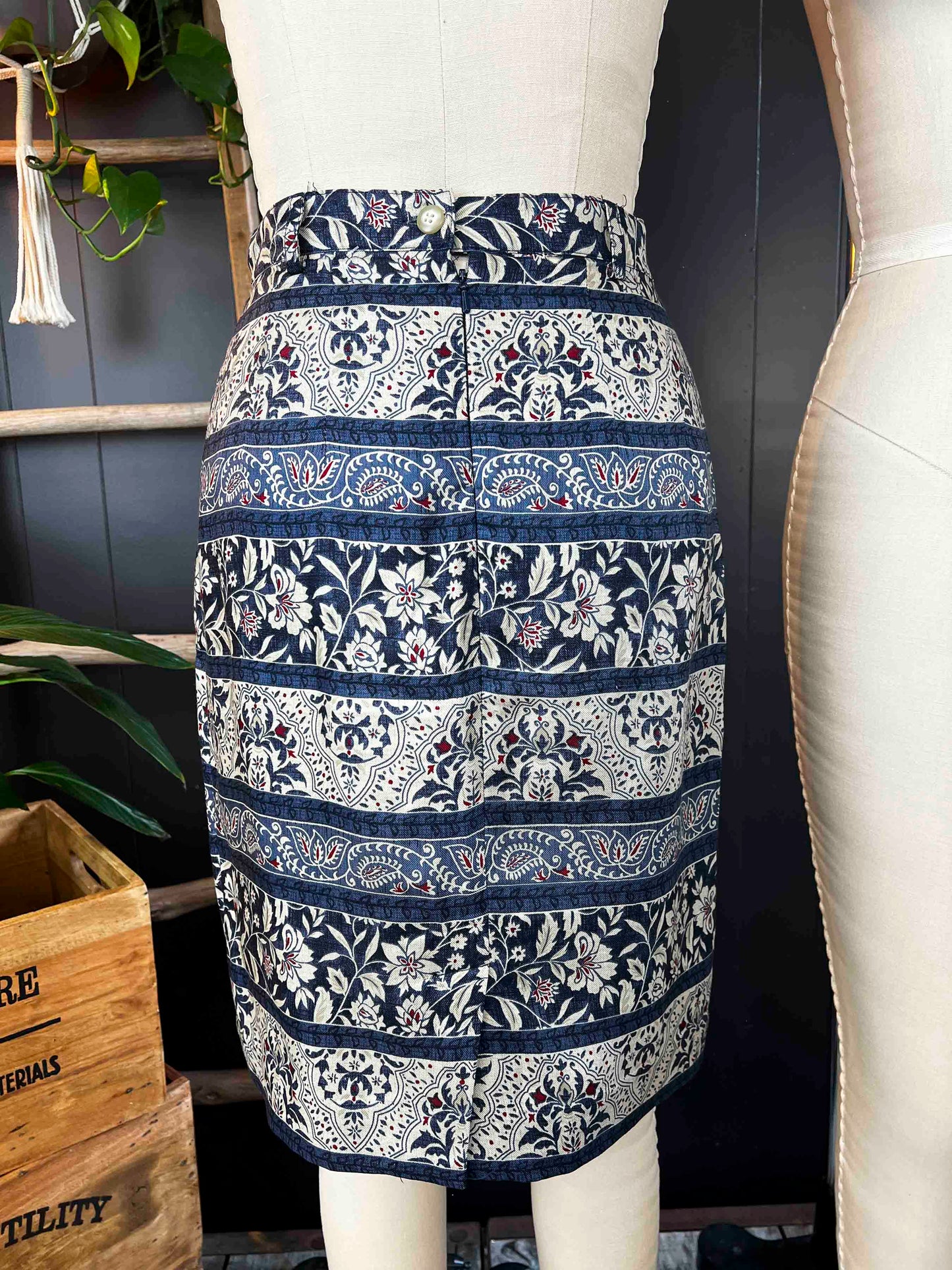 Pre-loved Navy Floral Skirt- Size S
