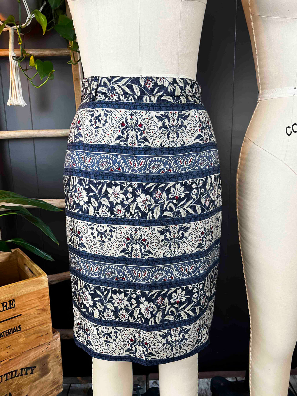 Pre-loved Navy Floral Skirt- Size S