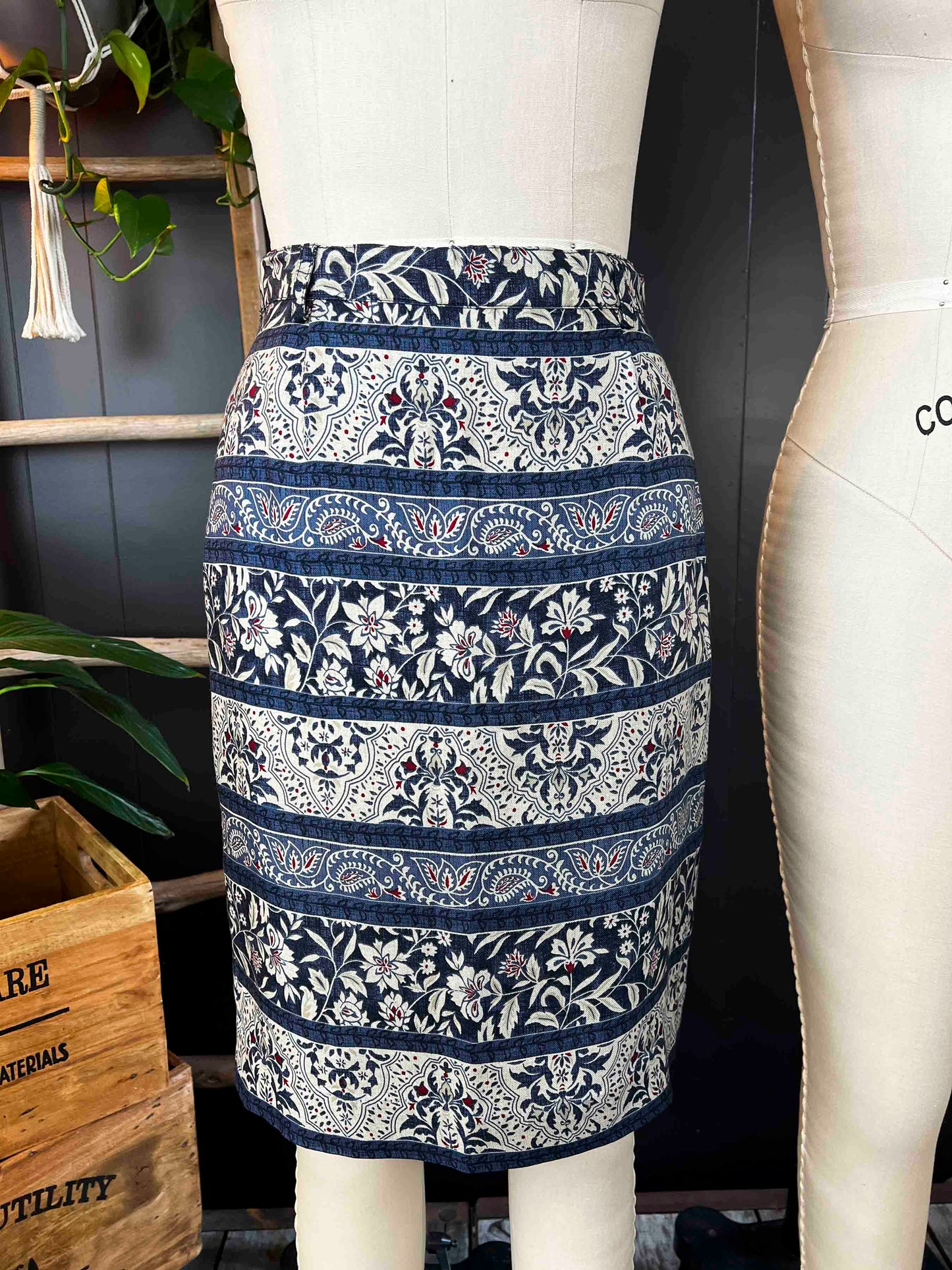 Pre-loved Navy Floral Skirt- Size S