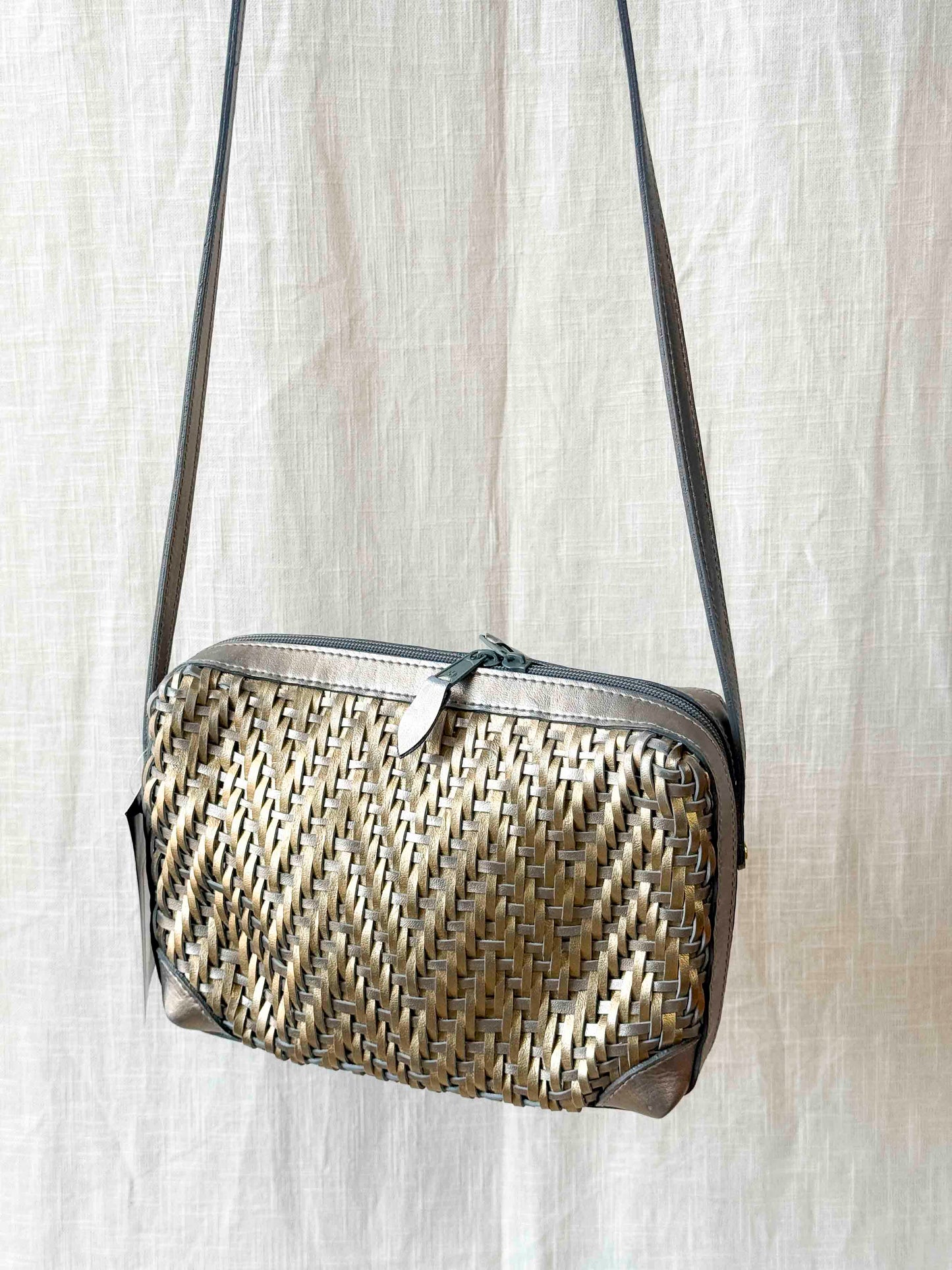 Pre-loved Silver Basket Weave Crossbody Vegan Bag