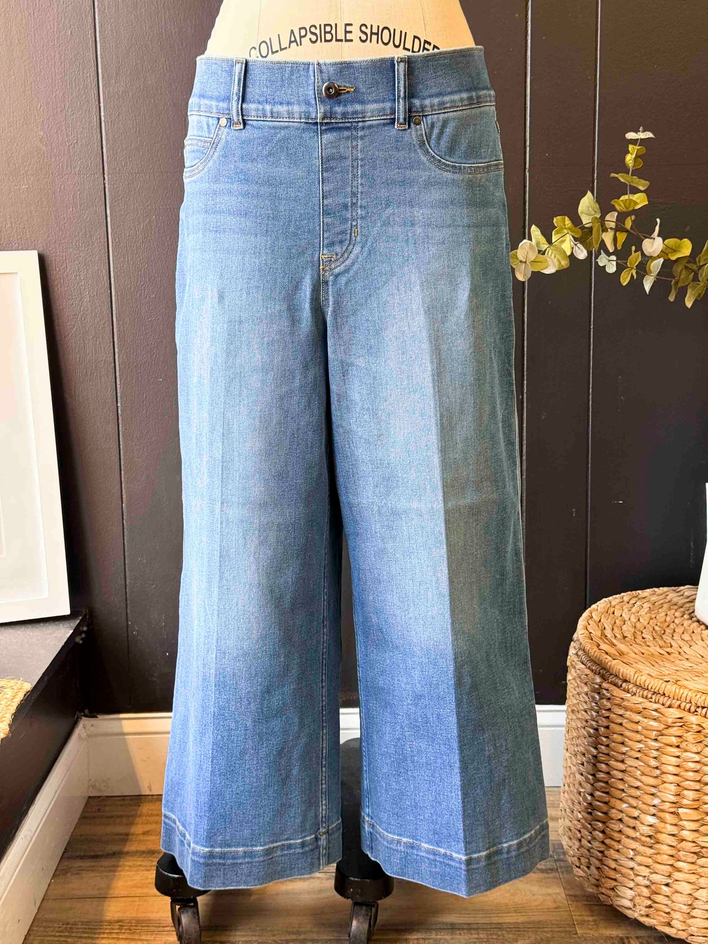 New With Tags Spanx Wide Leg Jeans - Size XL