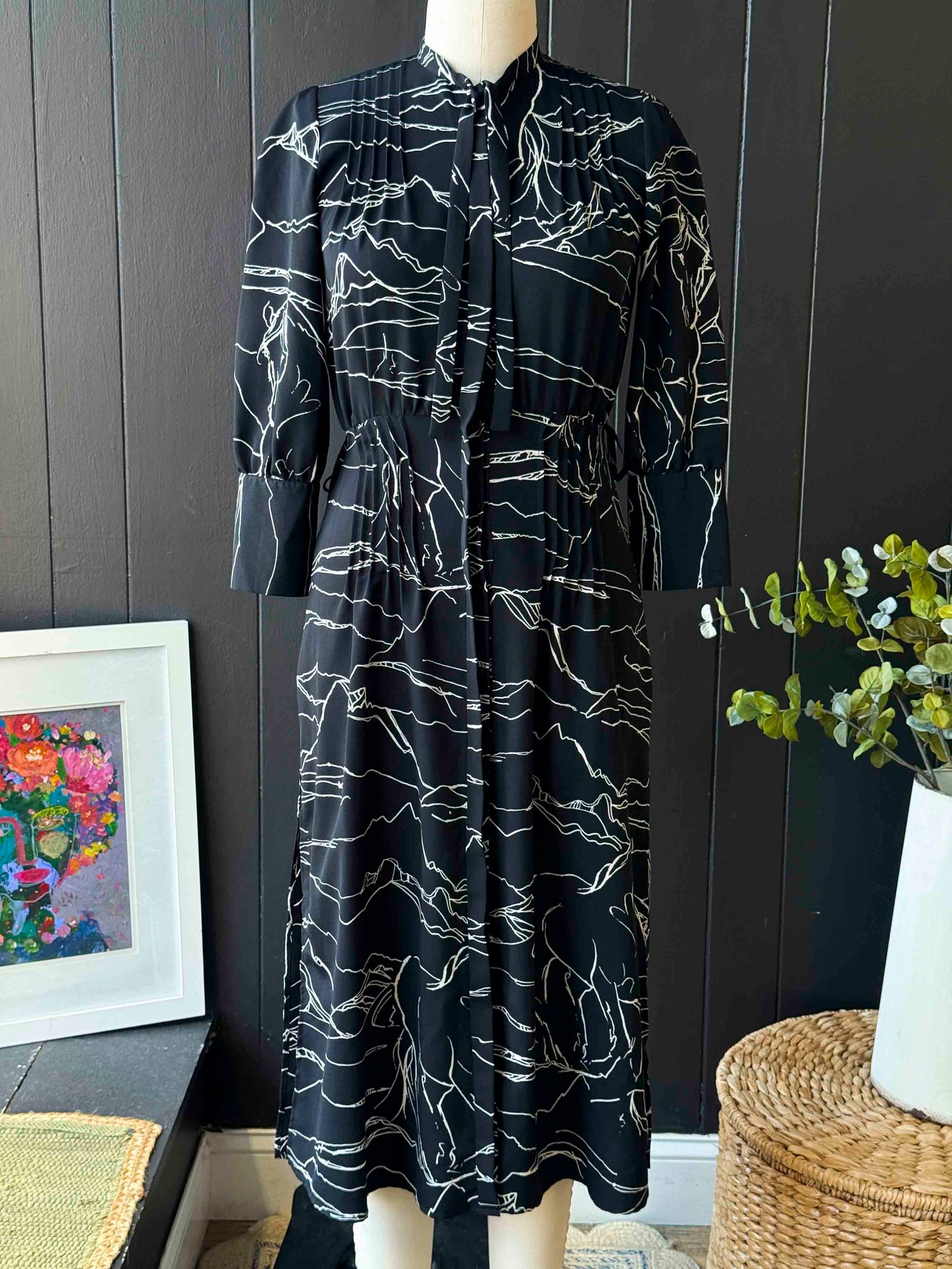 Pre-loved Top Shop Black And White Patterned Long Sleeve Dress - Size S
