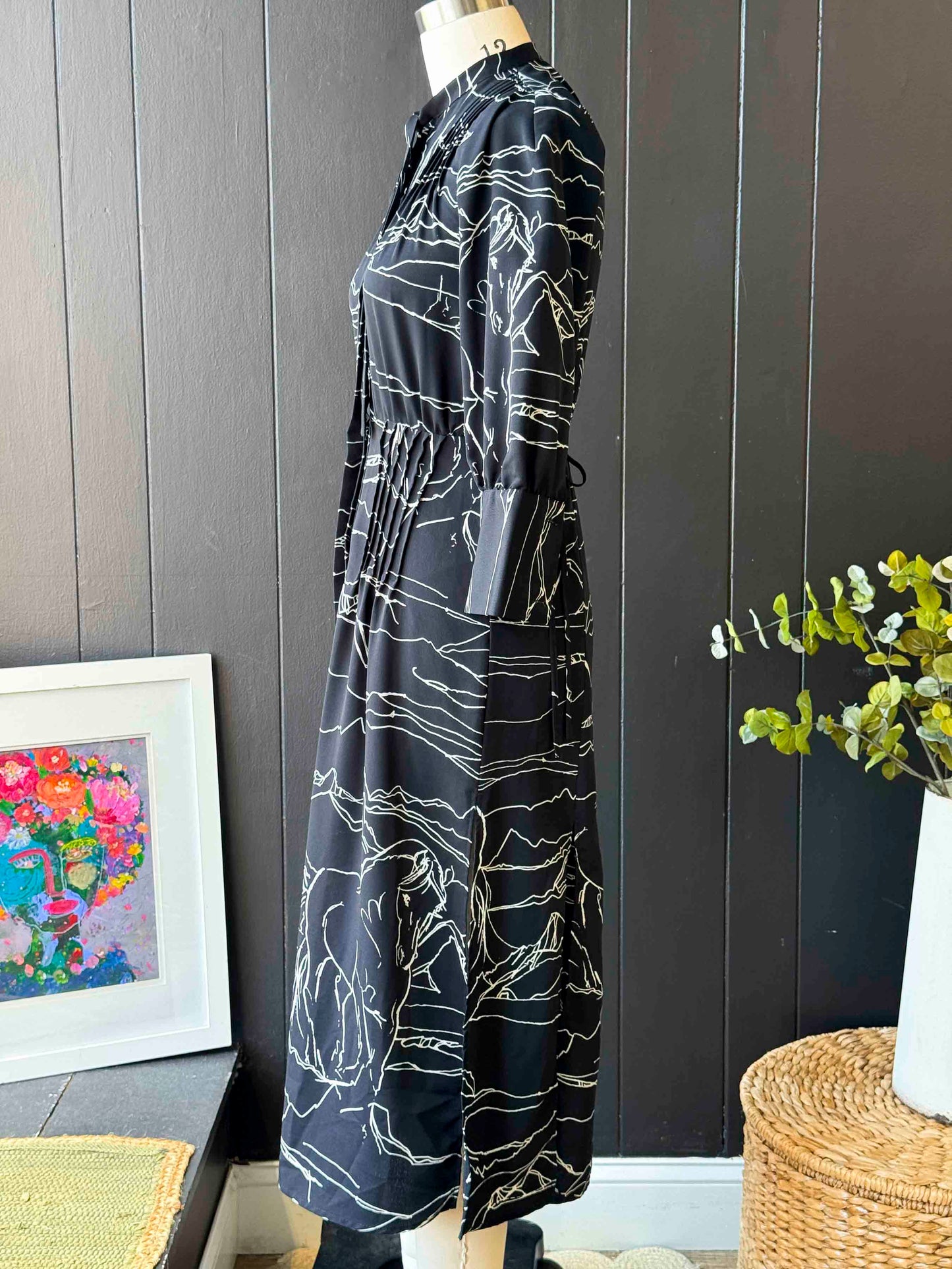 Pre-loved Top Shop Black And White Patterned Long Sleeve Dress - Size S