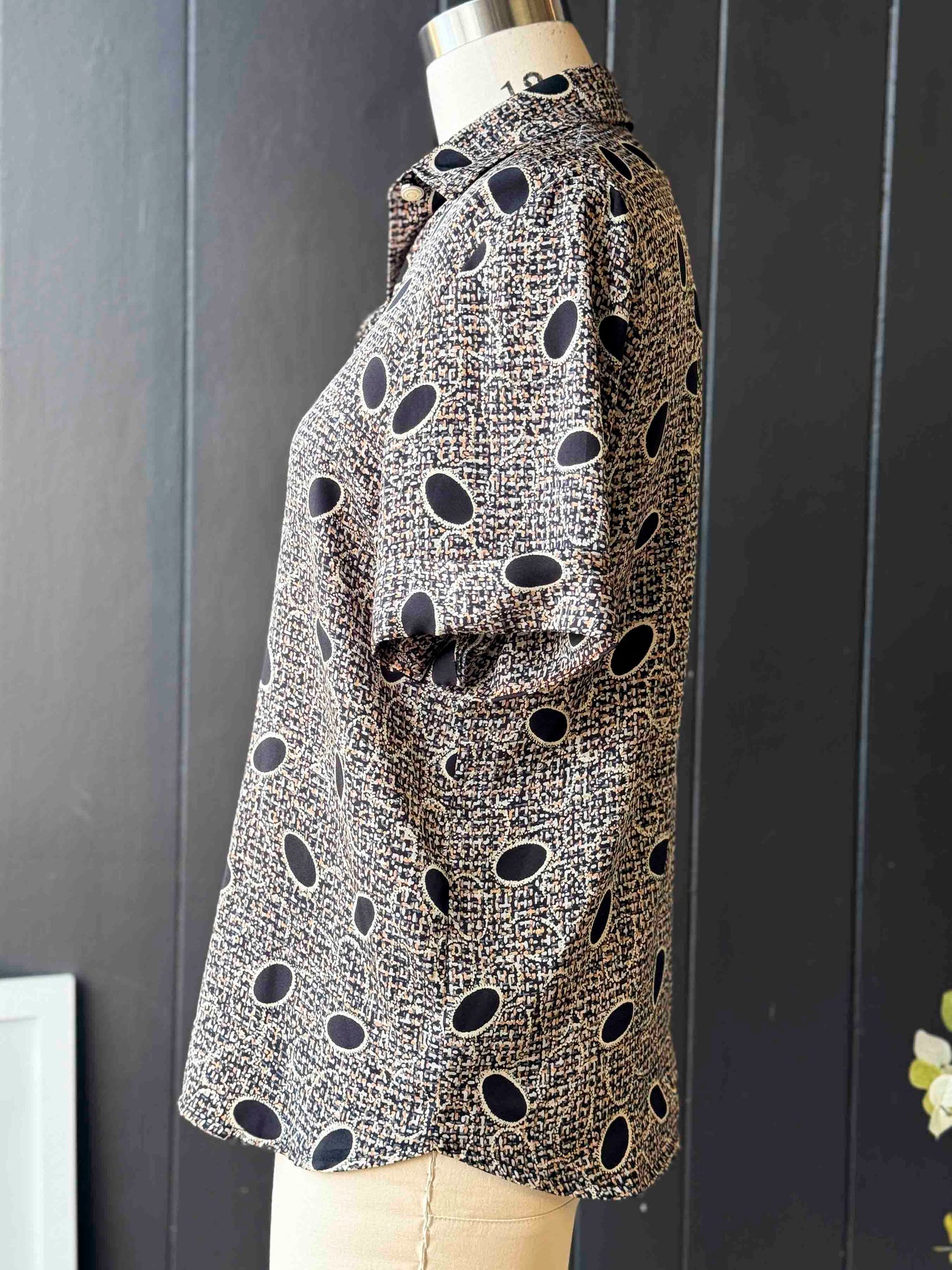 Vintage Black And Beige Geometric Short Sleeve Button Up - Size M