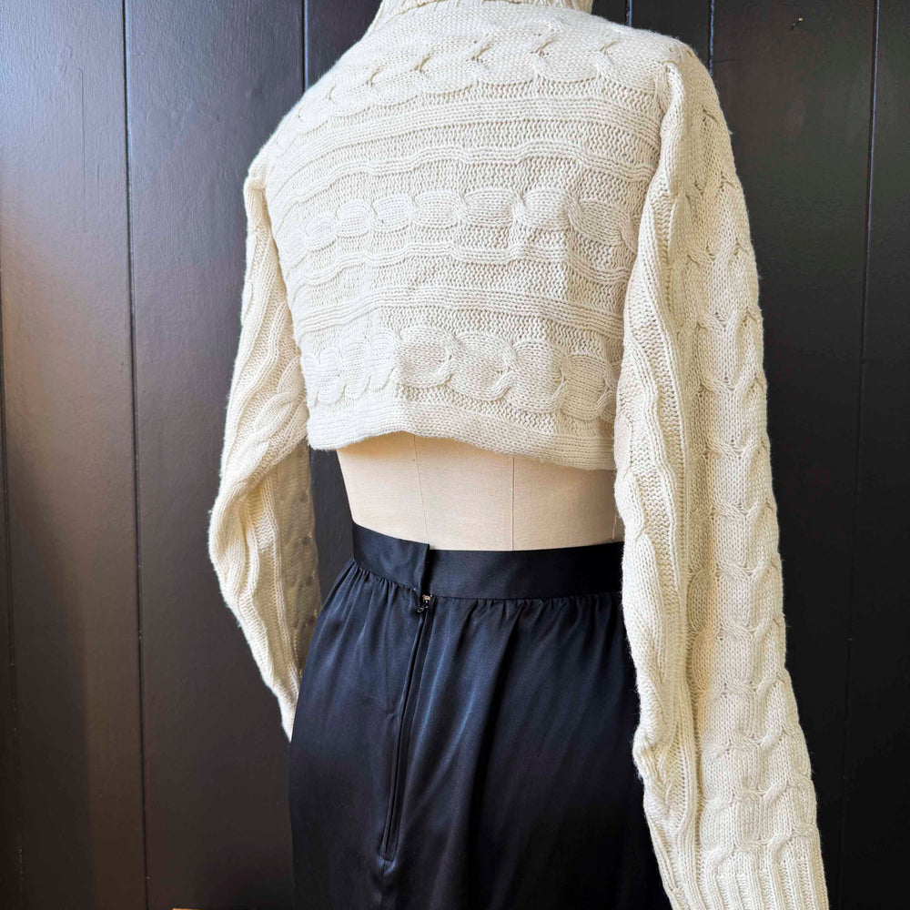 
                      
                        Pre-loved Crop Cable Turtleneck Cream Sweater - Size S
                      
                    