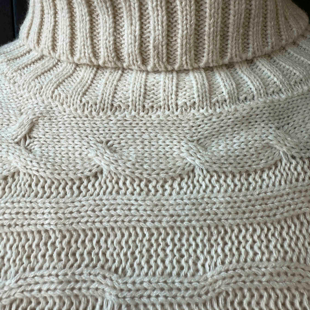 
                      
                        Pre-loved Crop Cable Turtleneck Cream Sweater - Size S
                      
                    