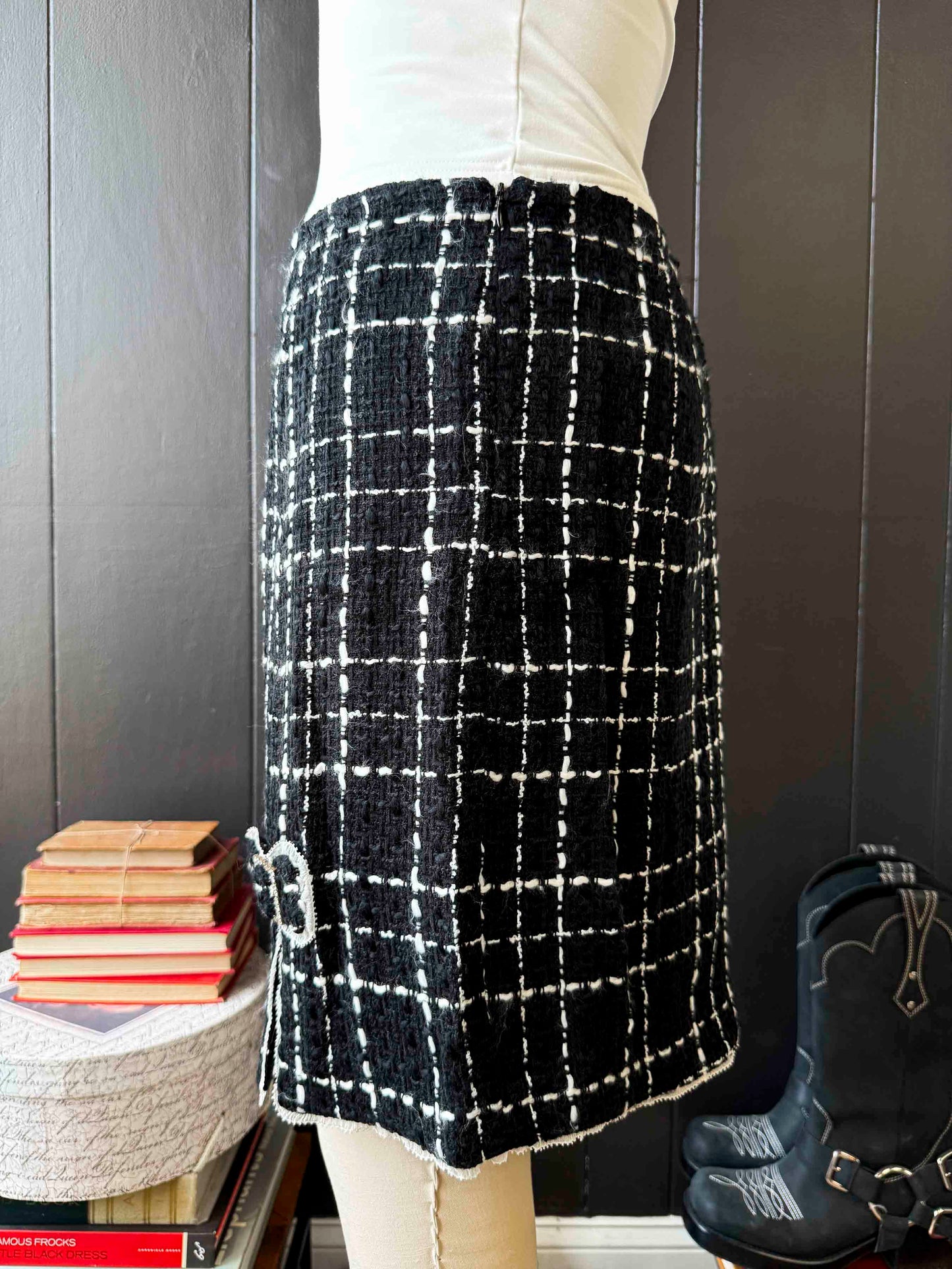 Pre-loved Black & White Tweed Rhinestone Bow Skirt - Size XL