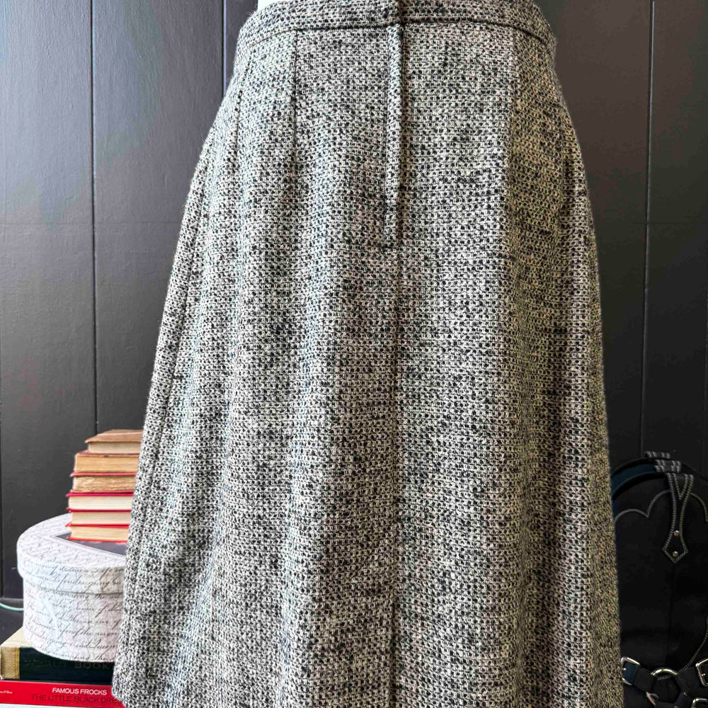
                      
                        Pre-loved Tweed Skirt - Size XL
                      
                    