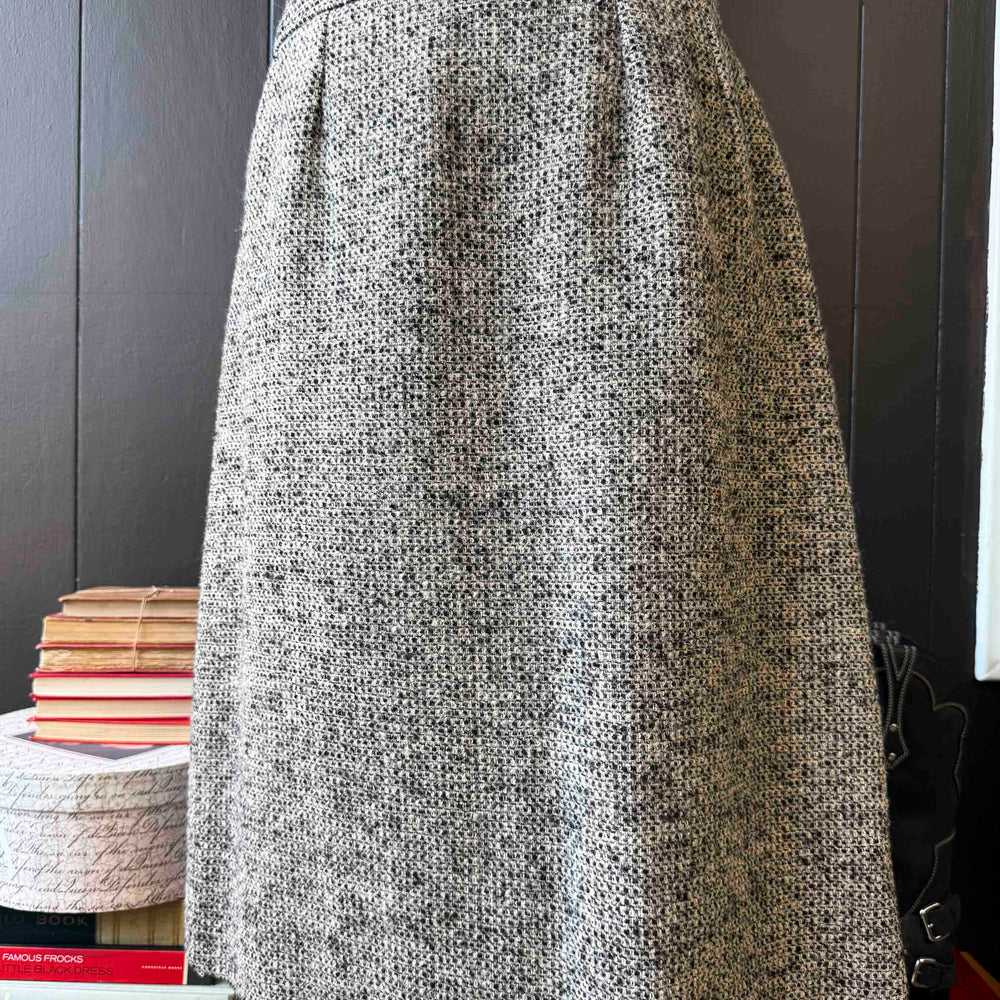 
                      
                        Pre-loved Tweed Skirt - Size XL
                      
                    