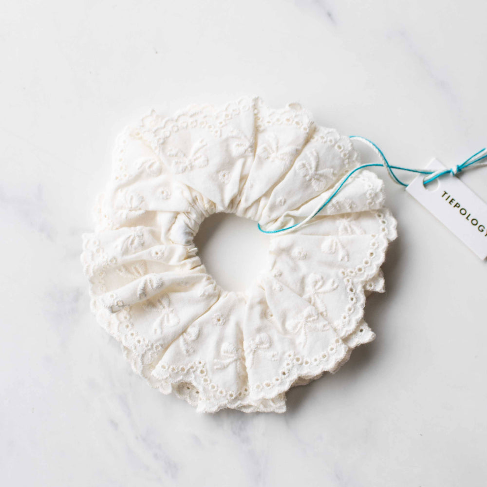 
                      
                        Ribbon Embroidery Lace Scrunchie
                      
                    